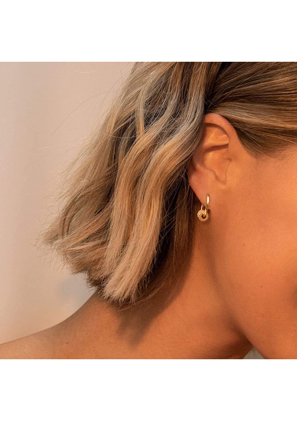 Avekı Zarif Altın Cz Huggie Halka Küpeler 18K Altın Kaplama Beyaz Çok Renkli Elmas Kübik Zirkonya Kakma Uyuyan Minik Narin Boho Plaj Basit El Yapımı Hipoalerjenik Takı Ona (Yurt Dışından) indirimleri