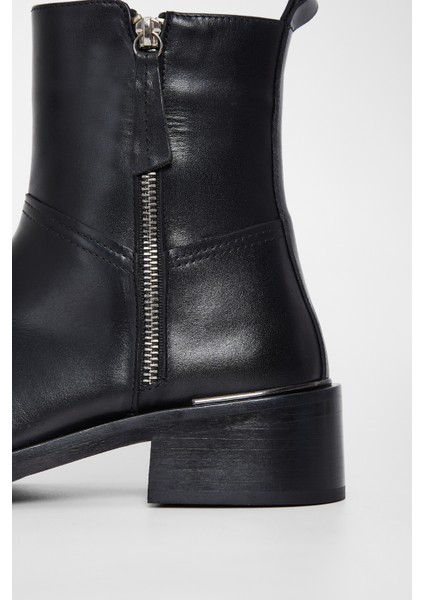 Kadın Siyah Deri Casual Bot 33 28516 Bn Bot SK23/24 indirimleri