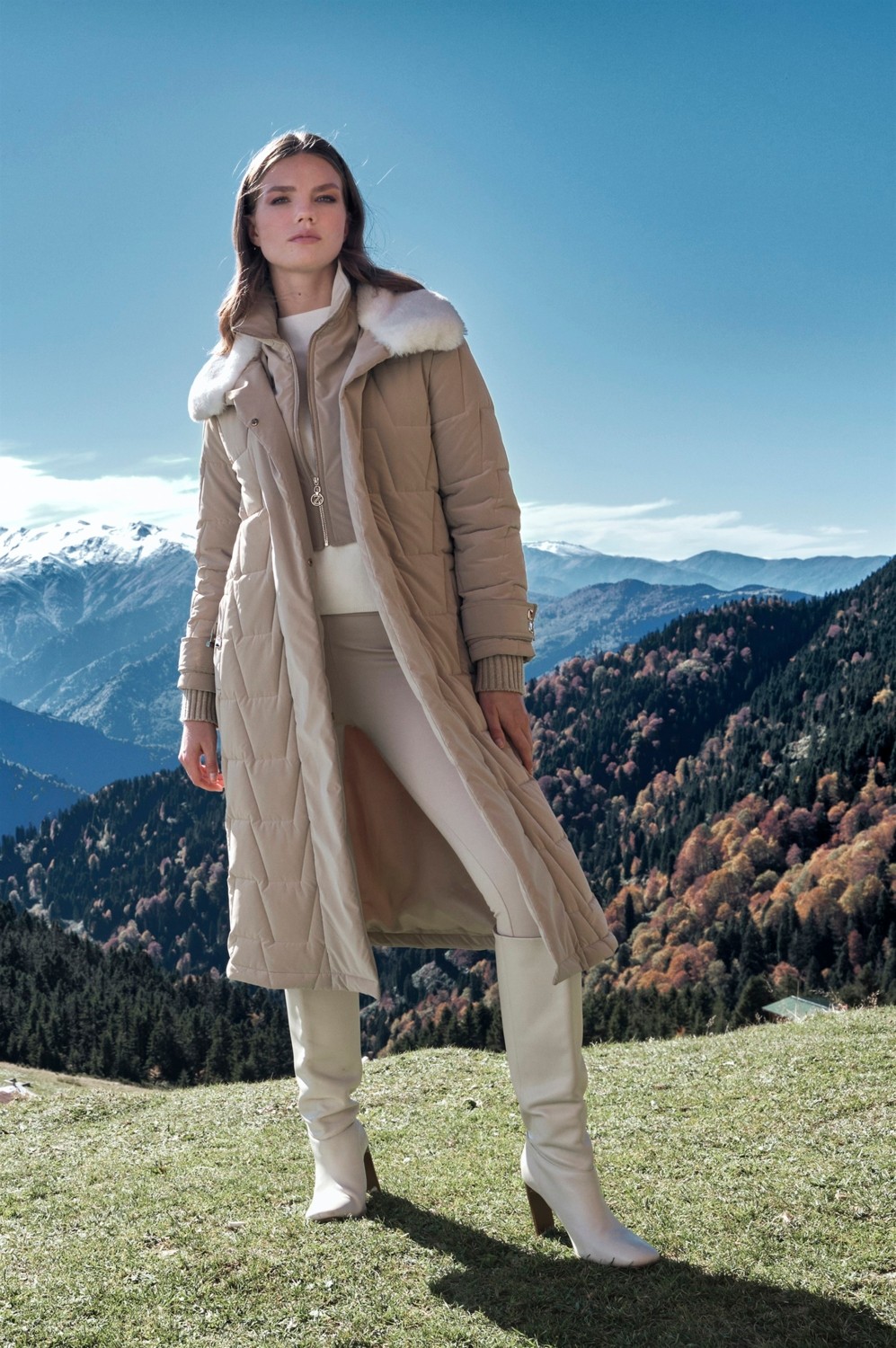 Zühre 12764 Bej Yaka Kürk Detaylı Şişme Mont %100 Polyester Düz Desenli Uzun Kol Kadın