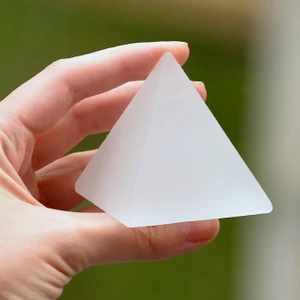 Taş Sandığı Selenit Taşı Piramit Kütle - 6 cm