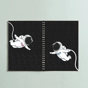 Paytak Moda A5 Astronot Tasarımlı Spiralli 96 Yaprak Çizgisiz Defter PYTKDT0181