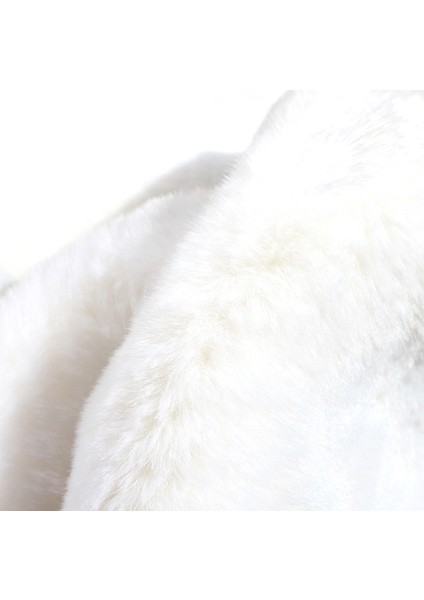 Yumuşak Yıkanabilir Miki Şekilli Beyaz Post Halı modelleri