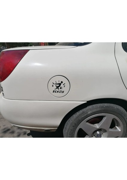 Araba Yakıt Deposu Kapağı Sticker
