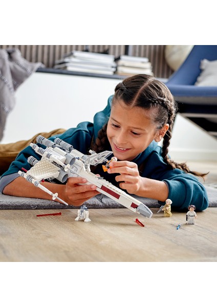 Star Wars™ Luke Skywalker’ın X-Wing Fighter™’ı 75301 - 9 Yaş ve Üzeri Çocuklar için Luke Skywalker, Prenses Leia ve General Dodonna LEGO minifigürü İçeren Yaratıcı Oyuncak Yapım Seti (474 Parça)