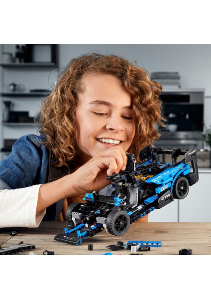 Technic McLaren Senna GTR# 42123 - 10 Yaş ve Üzeri Yüksek Performanslı Oyuncak Araçları Seven Çocuklar için Koleksiyonluk Yaratıcı Oyuncak Model Yapım Seti (830 Parça)