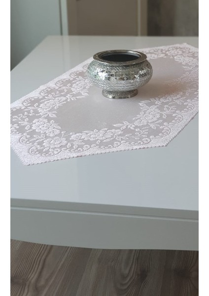 Güllü Desene Örme Kısa Runner Örtüsü 40 x 90 cm Pembe