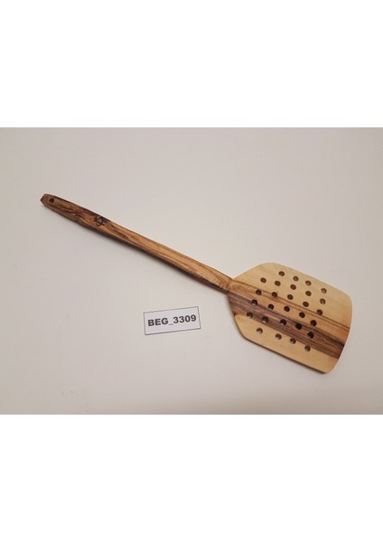 El Yapımı Zeytin Ağacı Delikli Spatula BEG_3309