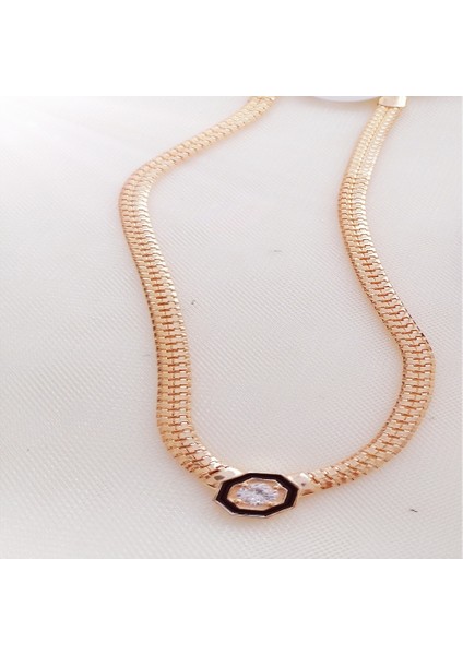 Çağla Şikel Modeli Kolye