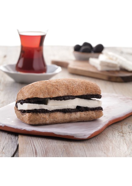Sandviç Beyaz Peynirli Zeytin Ezmeli