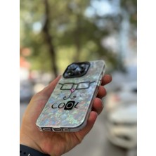 SPHONE Apple iPhone 13 Pro Kılıf 3D Grafiiti Hologram Desenli Kristal Parıltılı Yazılı Figürlü Motif Case