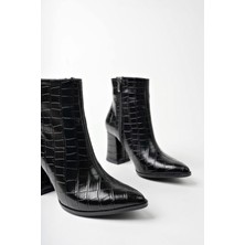 Marshetta Shoes Legend Model Siyah Kroko Sivri Burun Kalın Topuklu Yandan Fermuarlı Kadın Bot