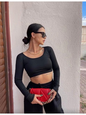 Joshua Kadın U Yaka Siyah & Beyaz Crop Top