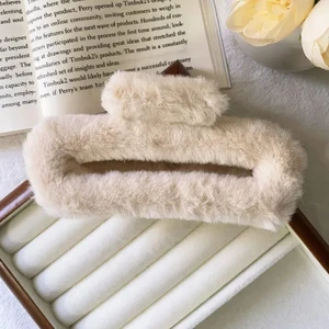 Kadın Büyük Boy Peluş Mandal Toka