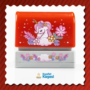 Edip Baskı Kıyafet Kaşesi Kırmızı Unicorn