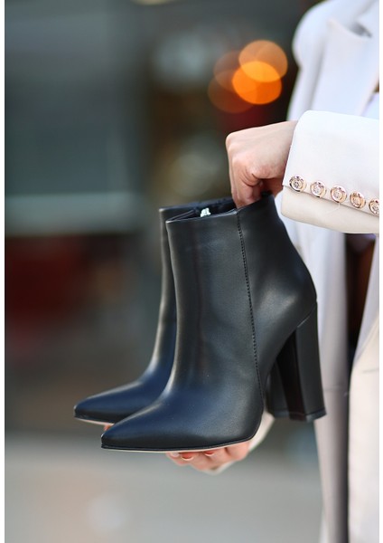 Yandan Fermuarlı Topuklu Bot Cilt Siyah Topuk Boyu 10 cm modelleri