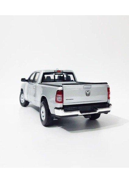 Dodge Ram 1:24 Model Maket Araba Gümüş