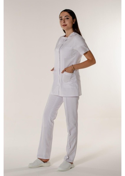Beyaz Kadın Medikal Doktor Hemşire Ceketi Kare Yaka modelleri