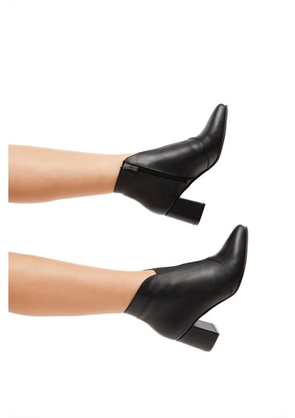Siyah Deri Sivri Burun Bot Kadın Bot Fermuarlı Lastikli Deri Bot modelleri
