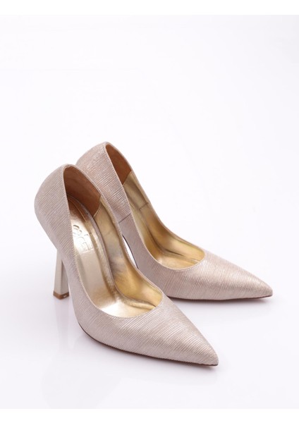 6075 Kadin Nokta Detayli Topuklu Ayakkabi