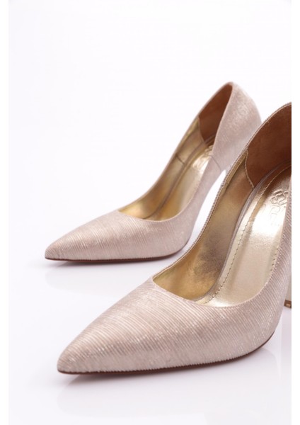 6075 Kadin Nokta Detayli Topuklu Ayakkabi fırsatları