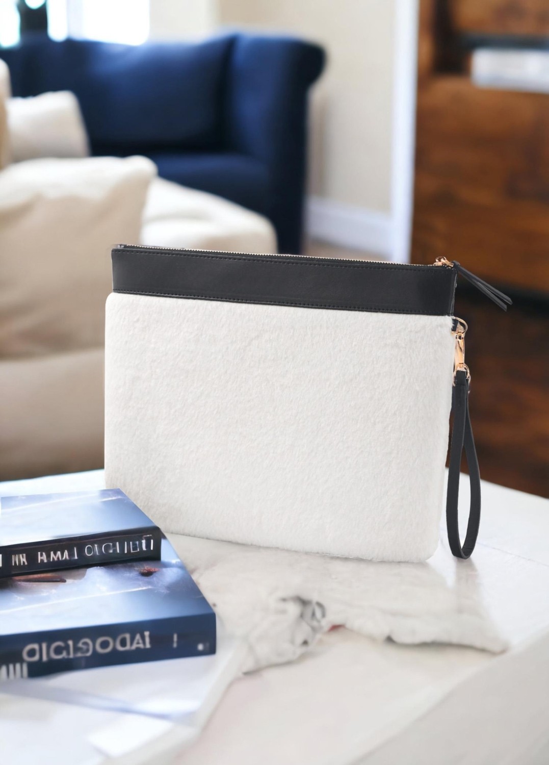 The Mia Peluş Clutch Çanta Beyaz 26X33 cm görsel 3