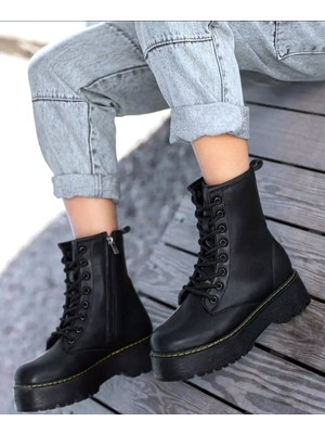 Beyaz (Soldey) Poli Hafif Taban Bağcıklı Fermuarlı Günlük Kadın Postal Siyah