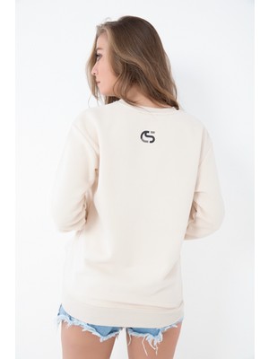 Cozyness Kadın Bej Renk Ayıcık Baskılı Kapşonsuz Sweatshirt