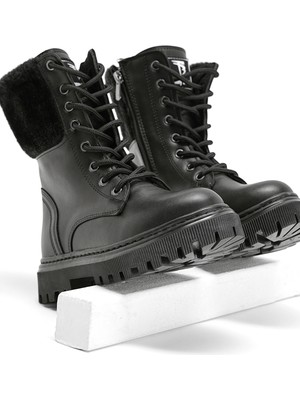 Tonny Black Kız Çocuk Siyah Cilt Termo Taban Kürk Detaylı Bağcıklı ve Fermuarlı Uzun Bot