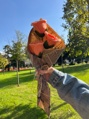 İzmit Çınar Kadın Kooperatifi Örgü Somon 3'lü Gül Buketi,lale Çiçeği,el Yapımı Örgü Çiçek Buketi,anneye,sevgiliye,öğretmene Hediye