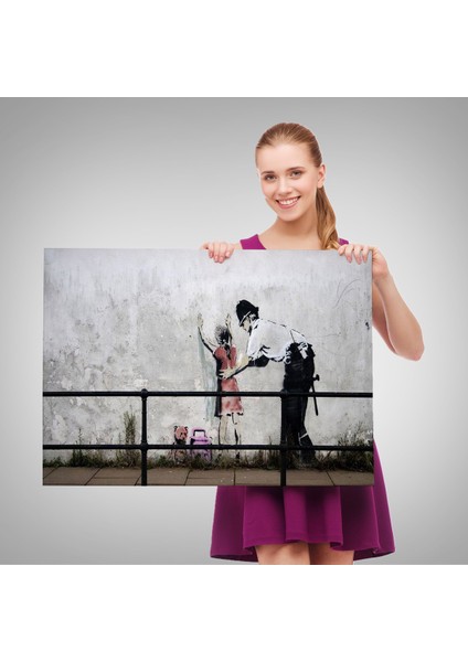Bansky'nin Küçük Kız Çocuğunu Arayan Polis Isimli Çalışması Kanvas TABLO-5010 fırsatları