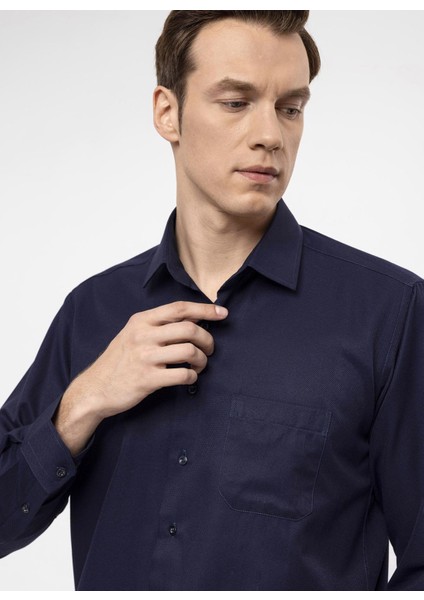 Regular Fit Klasik Yaka Armürlü Lacivert Erkek Gömlek GM2025000303