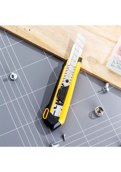 Maket Bıçağı 18 mm Sk4 Kaplı Kaliteli Plastik Saplı