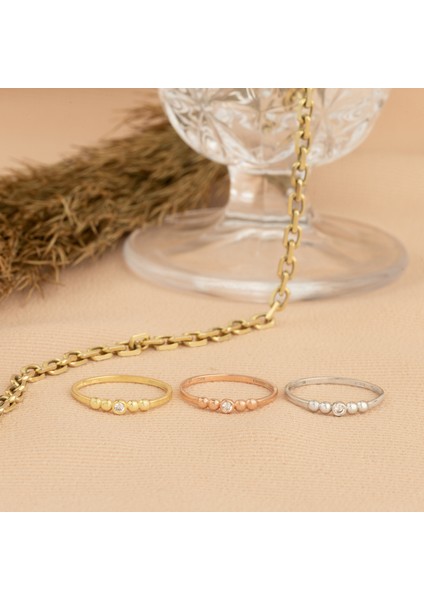 925 Ayar Gümüş Yanları Top Ortası Taş Yüzük fiyatları