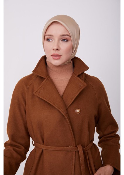 Seyyar Yaka Apoletli Asimetrik Manto 23K8615 Taba