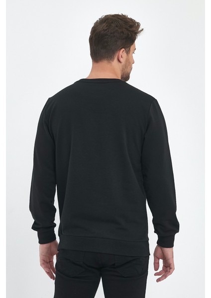 Erkek Siyah Bisiklet Yaka Nakış Detaylı Regular Fit Sweatshirt