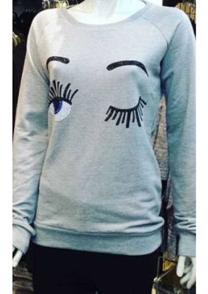 Kadın Açık Gri Göz Kırpma Efektli Kesim Sweatshirt modelleri