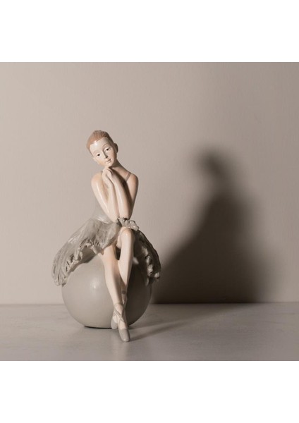 Heykelcik Bale Dansçısı Masaüstü Süsleme Dekorasyon Heykel Hediye H (Yurt Dışından) fiyatları