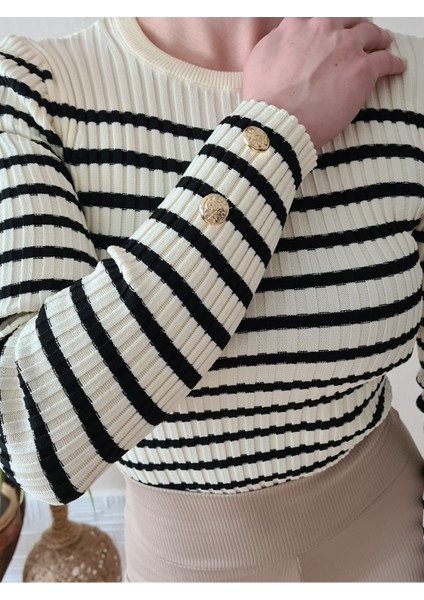 Kolları Düğme Detaylı Çizgili Triko