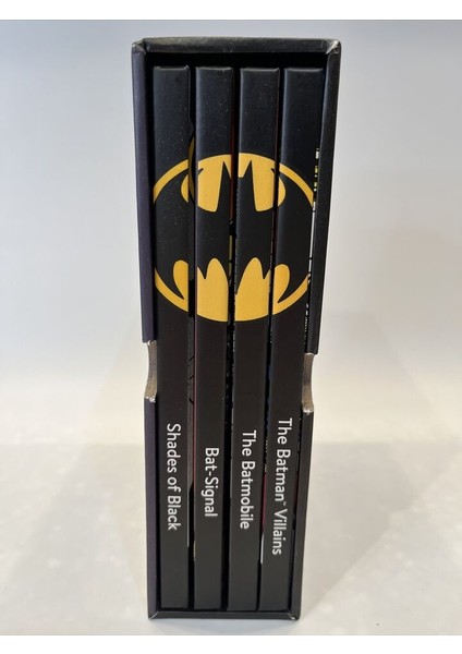 Batman: Chronicles Of The Dark Knight: (4 Hardcover, Illustrated Books) - Matthew K. Manning