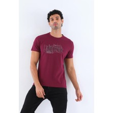 Erkek Vişne Renk Amerikan Pike Kumaş Bisiklet Yaka Yazı Baskılı Kısa Kol T-Shirt - 138
