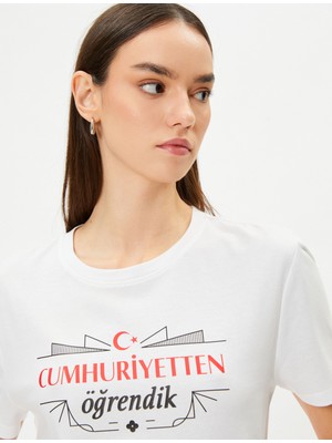 Koton Cumhuriyet Baskılı Tişört Bisiklet Yaka Kısa Kollu Slim Fit