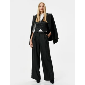 Şahika Ercümen x Koton - Simli V Yaka Düğmeli Yelek