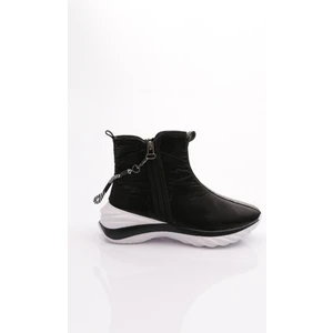 703 Kadin Taşli Bot