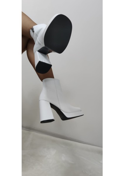 Çiğdem Beyaz Deri Platform Topuk Kadın Bot - Beyaz - 40 - ST01223-BEYAZ-40 fiyatları