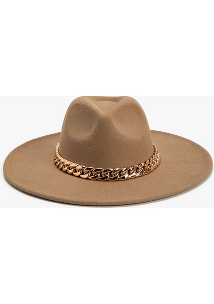 Fötr Şapka Metal Zincir Detaylı