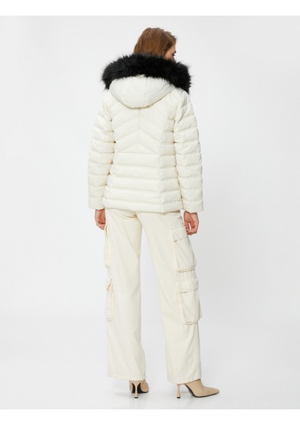 Kısa Şişme Mont Kemerli Kapüşonlu Peluş Detaylı fırsatları