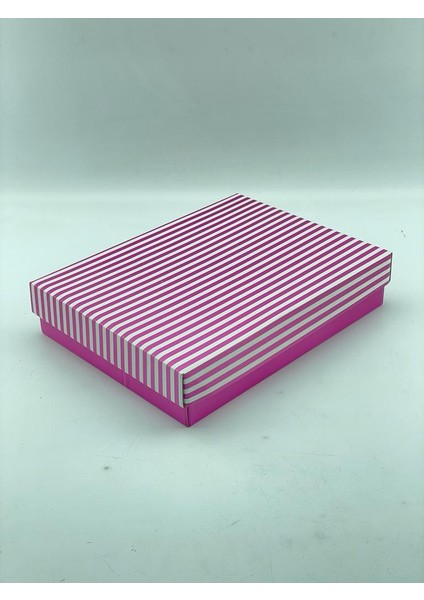 22X30X6 Hediyelik Kutu Kraft Kutu Karton Kutu Yılbaşı Kutusu Pasta Kutusu Balon Kutusu (10 Adet)