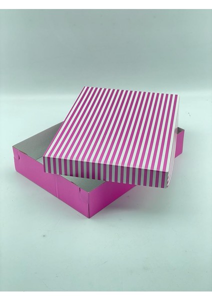 22X30X6 Hediyelik Kutu Kraft Kutu Karton Kutu Yılbaşı Kutusu Pasta Kutusu Balon Kutusu (10 Adet) fiyatları