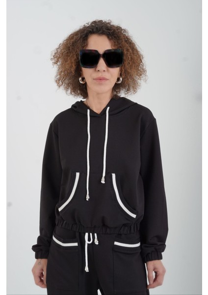 Siyah Kontrast Çizgili Bant Detaylı Sweatshirt modelleri