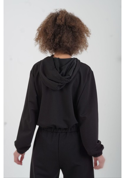 Siyah Kontrast Çizgili Bant Detaylı Sweatshirt fırsatları